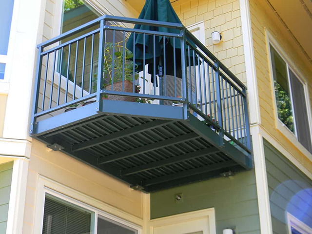 BALCONY BALCONY