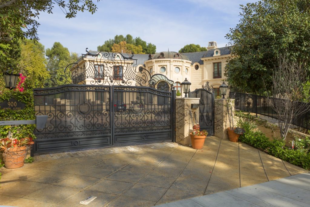 Los Angeles, USA,Charming Beverly Hills Mansions.